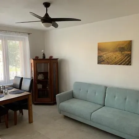 Apartman Valticky Hrozen - V Centru Historickeho Mesta - Hlavniho Mesta Vina Lejlighed